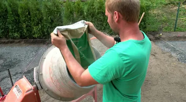 Idealny beton z betoniarki: jak mieszać krok po kroku?