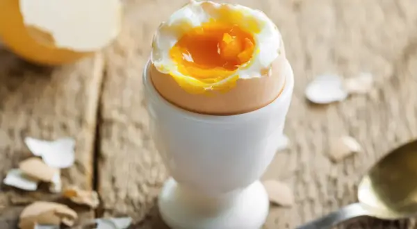 Czy jajka podnoszą cholesterol? Odkryj prawdę o ich wpływie na zdrowie