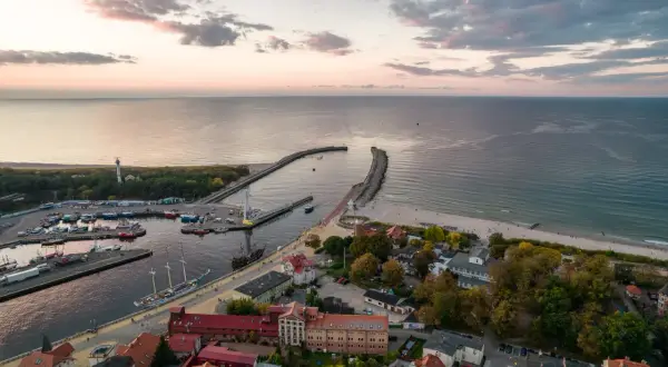 Co zwiedzić w Ustce? Najlepsze atrakcje, które zaskoczą każdego