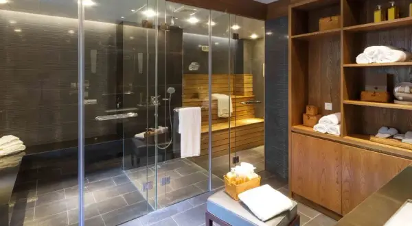 Sauna im Badezimmer: So schaffen Sie Ihre persönliche Wellnessoase