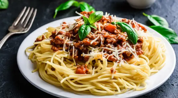 Spaghetti bolognese jamie oliver – prosty przepis na pyszne danie