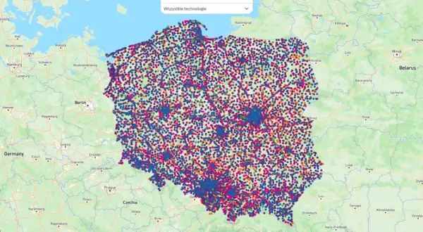 Mapa Polski pokryta kolorowymi kropkami, symbolizującymi zasięg plusa. Widoczne są też fragmenty Niemiec, Czech i Białorusi.