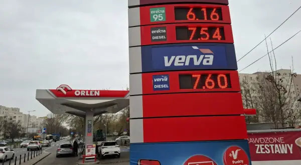 Cena diesel na Orlenie: 7,54 zł/litr. Obok widoczna cena 7,60 zł za verva diesel.