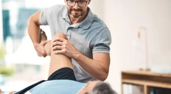 Fizjoterapeuta: Kim jest, co leczy i jak wybrać eksperta?