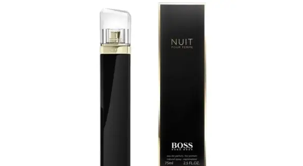 Elegancka, czarna perfumetka Hugo Boss Nuit Pour Femme z złotymi detalami i przezroczystą nakrętką. Obok stoi jej opakowanie.
