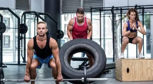 Jak wygląda trening CrossFit? Czego się spodziewać krok po kroku?