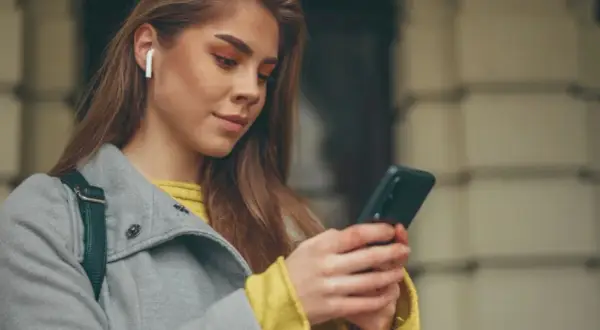 AirPods 2 ile trzyma bateria? Odkryj, co wpływa na czas pracy