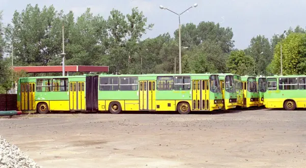 Majer Bus Poznań: Skąd odjeżdża? Sprawdź zanim wyruszysz!