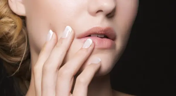 Czy french manicure jest nadal modny? Oto najnowsze trendy i inspiracje