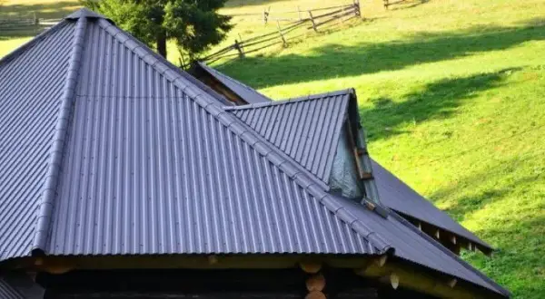 Jaką farbę na dach wybrać, aby uniknąć kosztownych napraw?