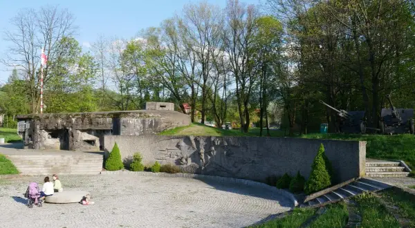 Węgierska Górka: Twoje Westerplatte Południa atrakcje i szlaki