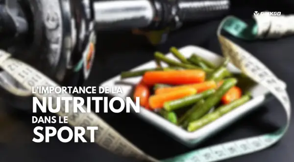 Haltères, ruban à mesurer et bol de légumes. L'importance de la nutrition dans le sport, une alimentation sportive saine est essentielle.