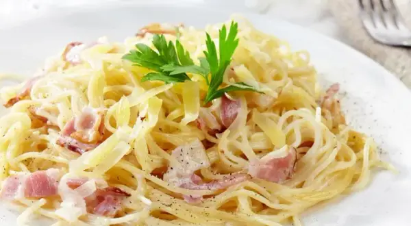 Ile kcal ma makaron spaghetti? Zaskakujące kalorie w 100g!