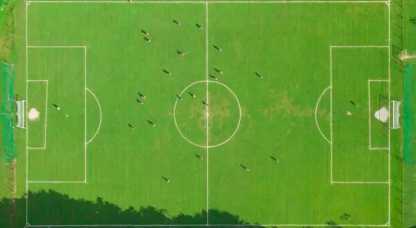 Jakie wymiary ma boisko do piłki nożnej? FIFA, PZPN, Orlik