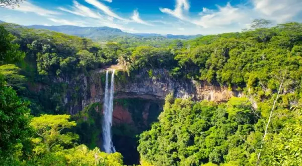 Mauritius pogoda kiedy jechać: uniknij deszczu i ciesz się słońcem