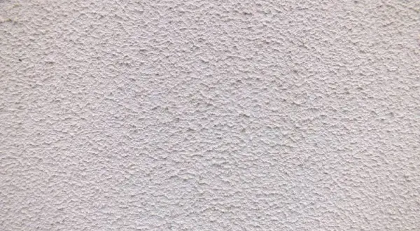 Baranek na ścianie? Pozbądź się go! Gładkie ściany bez skuwania