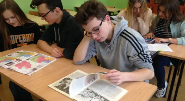 Zajęcia wyrównawcze z historii w szkole podstawowej - jak je prowadzić?