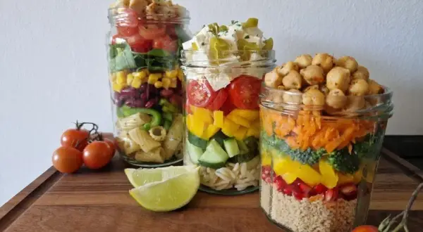 Salat im Glas: Einfache Meal Prep Rezepte & Tipps für Frische