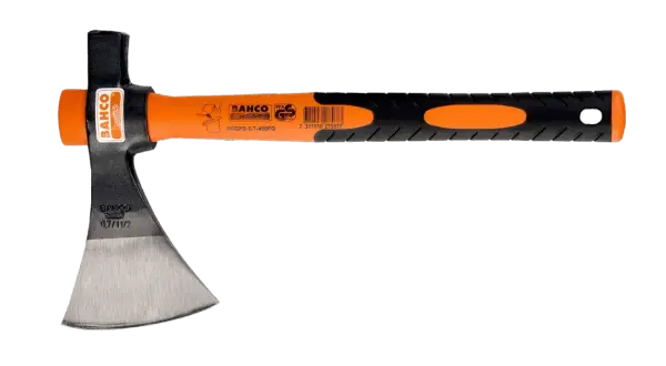 En orange och svart camping yxa från Bahco med ett vasst blad och en hammare på baksidan. Perfekt för vedhuggning och friluftsliv.