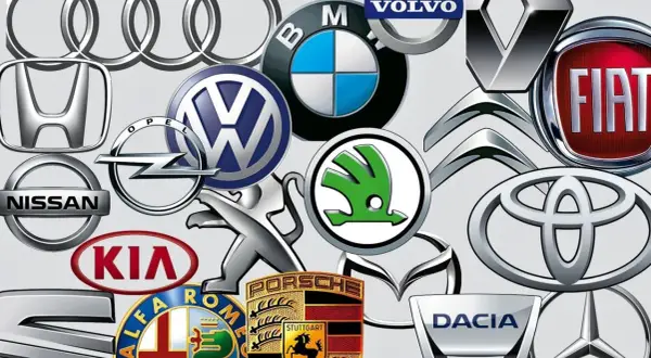Kolekcja znaczków znanych marek samochodów: Audi, BMW, Volvo, Renault, Fiat, Toyota, Skoda, Mazda, Dacia, Peugeot, Kia, Nissan, Honda, Opel, Alfa Romeo, Mercedes-Benz, Volkswagen.