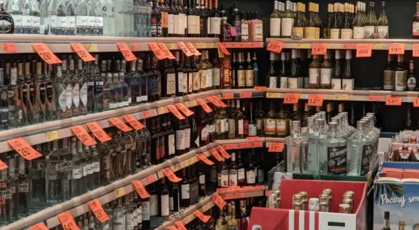 Gdzie kupić wódkę BUH? Sprawdź najlepsze sklepy i oferty