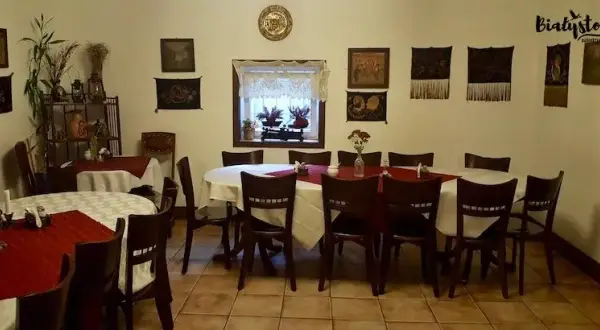 Gdzie zjeść w Tykocinie? Przewodnik po smakach Podlasia, Żydów i Tatarów