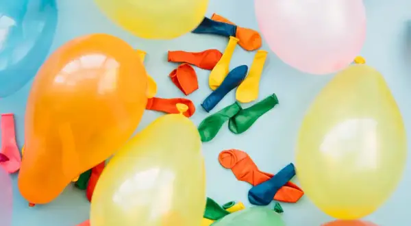 Jak długo balony z helem? Poznaj sekrety i wydłuż ich żywotność