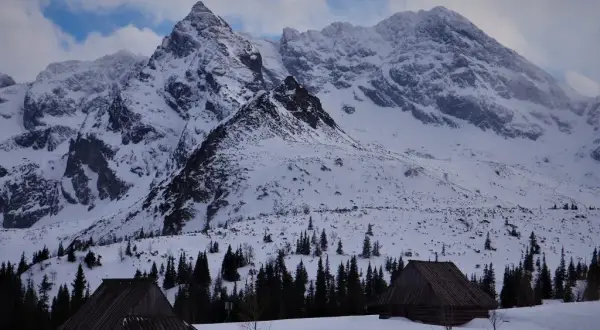 Tatry zimą: Bezpieczne szlaki, sprzęt i porady dla początkujących