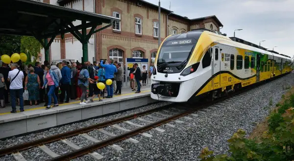 Góry bez samochodu? Zaplanuj wyjazd pociągiem i busem!