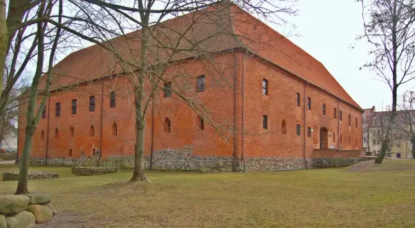 Zamek krzyżacki w Ostródzie – fascynująca historia i atrakcje turystyczne