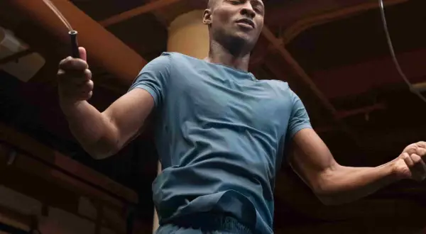 La mejor ropa para el gimnasio hombre que mejora tu rendimiento y comodidad