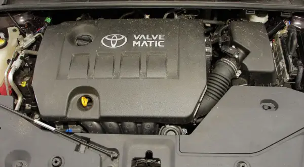 Silnik Toyota Avensis T27 1.8 benzyna z technologią Valvematic.