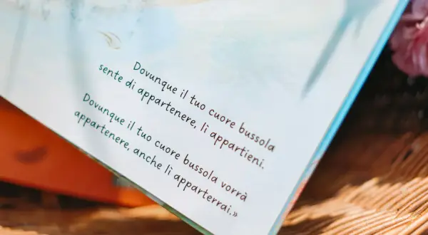 Le emozioni dei bambini frasi: "Dovunque il tuo cuore bussola, lì appartieni." Un invito a seguire il proprio sentire.