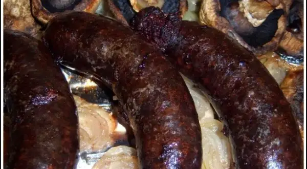 Ile kcal ma kaszanka z grilla? Zaskakujące fakty o kaloriach!