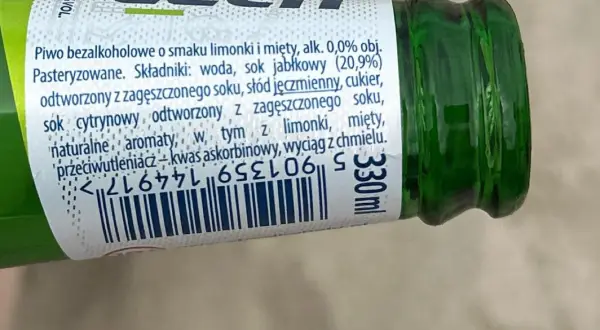 Piwo Lech bezalkoholowe o smaku limonki i mięty. Choć nie podano dokładnej liczby kalorii, jest to napój o niskiej zawartości cukru.