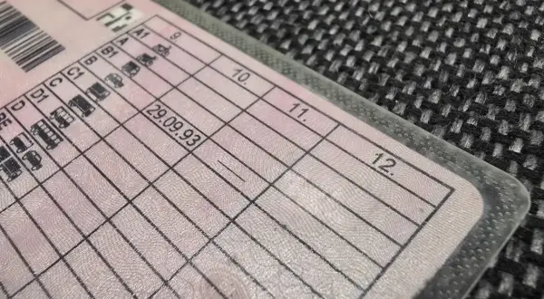Prawo jazdy B 2026: Ile wydasz? Scenariusze i oszczędności.