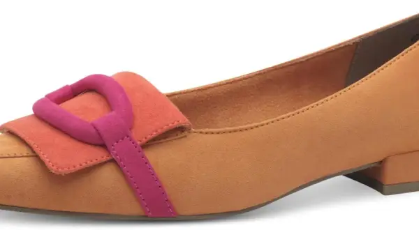 Scarpe da donna color mango con dettaglio a fiocco fucsia e arancione. Eleganti e comode per ogni occasione.