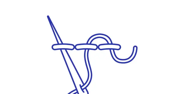 Ago e filo blu creano un punto di ricamo per riempire, con un'asola che si forma per il prossimo passaggio.