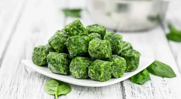 Jak zamrozić szpinak z ogrodu? Prosty przewodnik krok po kroku