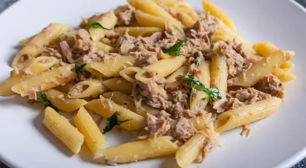 Szybkie i proste penne z tuńczykiem – idealny przepis na obiad