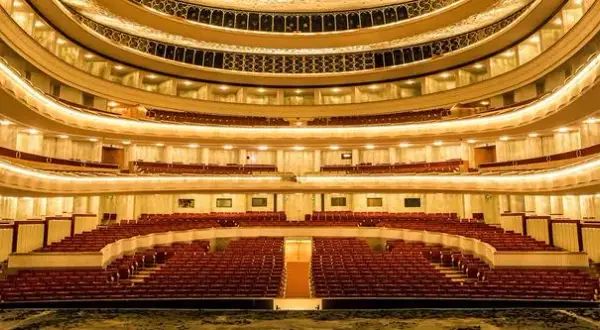 Kiedy powstała opera? Poznaj fascynującą historię gatunku