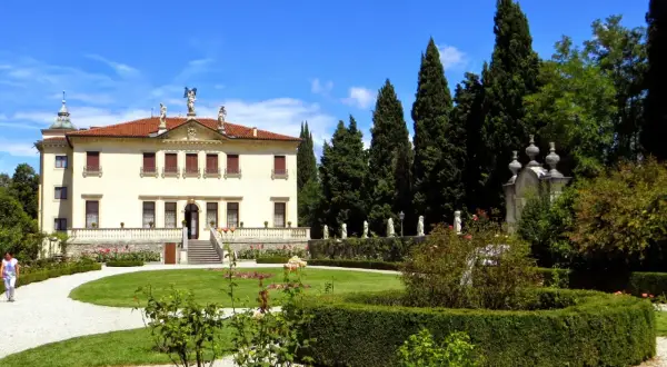 Villa veneta con giardino all'italiana, un luogo incantevole tra le ville da visitare.