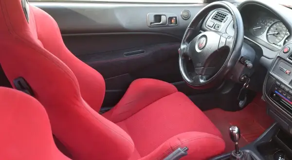 Spoiler Mugen Civic VIII: Kupić, zamontować, czy warto? Poradnik