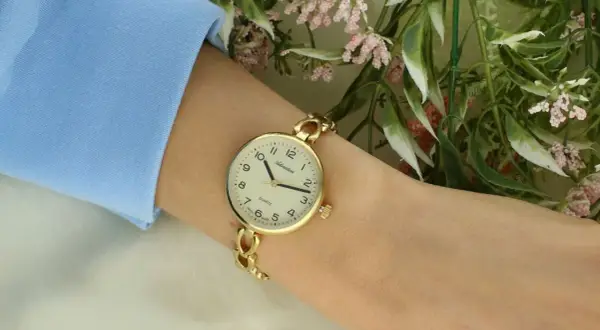 Zegarki Adriatica damskie: jak wybrać idealny model Swiss Made?