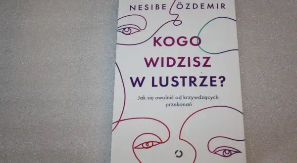 Kogo widzisz w lustrze? Lustra we wnętrzach a samopoczucie