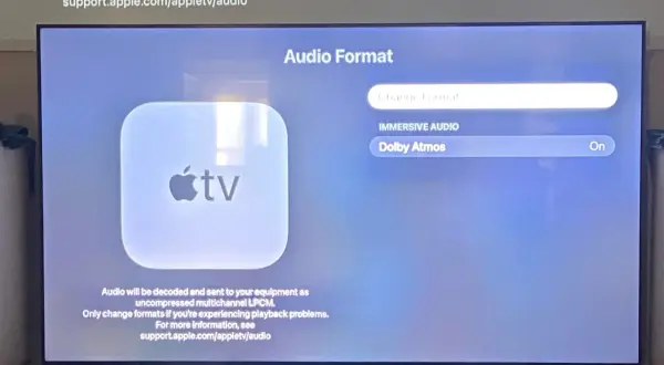 Ustawienia Apple TV: format dźwięku. Wybrano Dolby Atmos, co to jest? Dźwięk przestrzenny dla lepszych wrażeń.