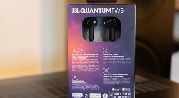 JBL Quantum TWS im Test: Kabellose Kopfhörer mit True Adaptive Noise Cancelling und Smart Ambient. Perfekt für Gaming und Anrufe.
