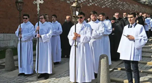 Co to jest tradycja kościoła i dlaczego jest tak ważna dla wiernych