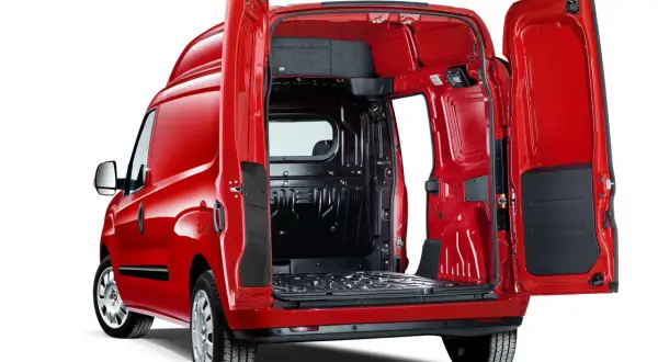 Fiat Doblò: scopri le generose misure del vano carico, perfetto per ogni tua esigenza di trasporto.