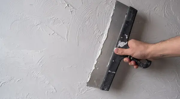 Ile zaprawy tynkarskiej na 1m2? Sprawdź, by uniknąć strat materiału